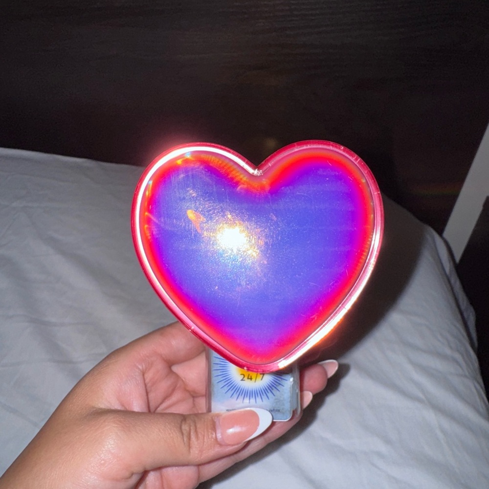Bath & Body Works Heart-Shaped wallflower plug in